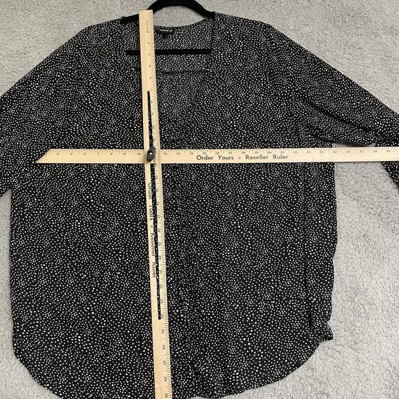 Torrid Plus Size 2/ 2X Black Polka Dot V-Neck Pintuck Button Front Georgette - Picture 10 of 12